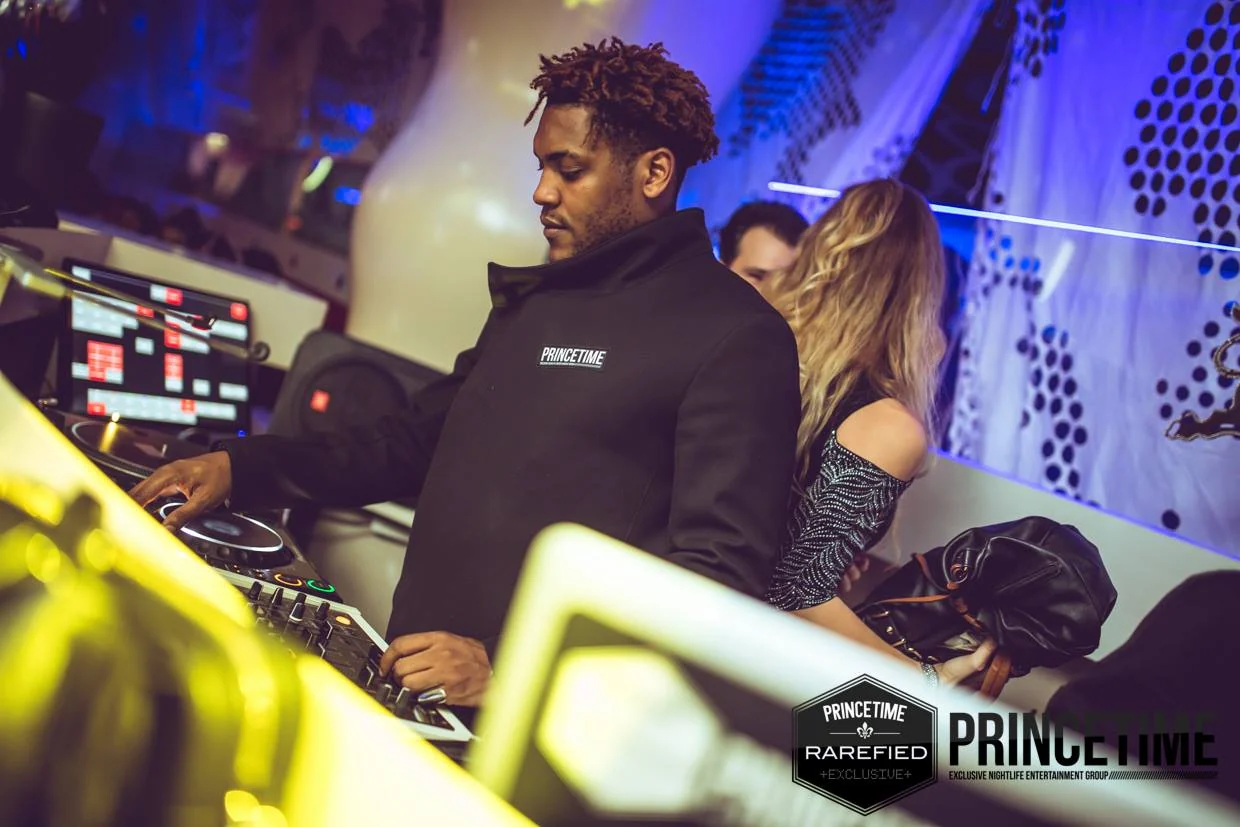 DJ King Halim an den Decks